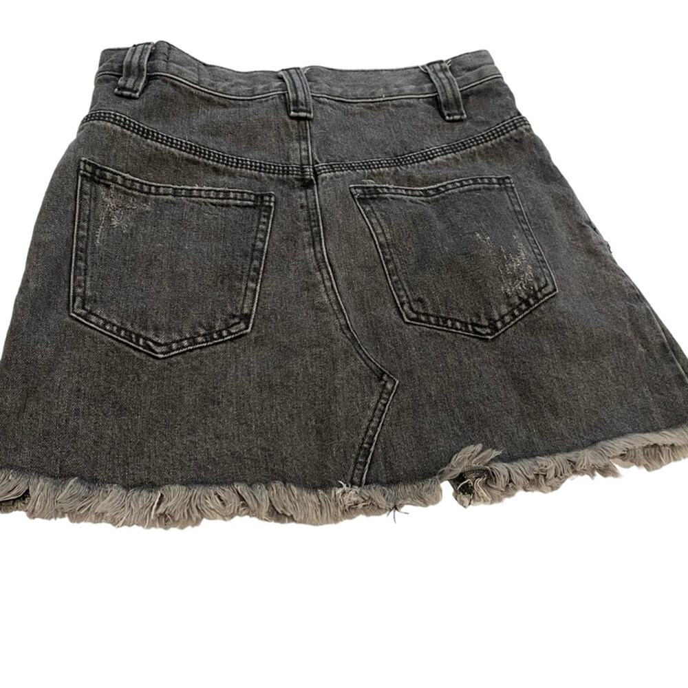 Free People Sidecar sanded black wash denim mini skirt raw frayed hem SZ 24 - Picture 4 of 11